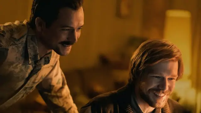 U filmu o nastanku igrice Tetris, prikazano je kako se preduzetnik Henk Rodžers udružio sa ruskim autorom igrice Aleksom Pažitnov kako bi igricu distribuirao izvan granica Gvozdene zavese