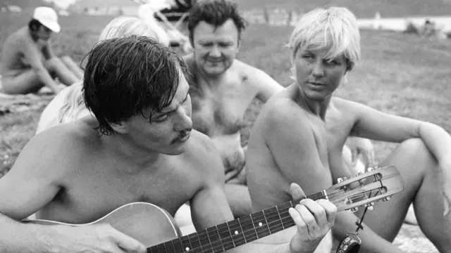 La culture du FKK s'est épanouie en Allemagne de l'Est, où elle a servi à échapper au gouvernement communiste répressif