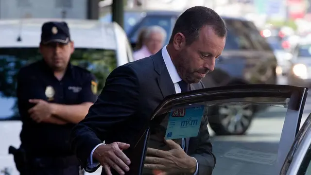 قاضي خوسیه بیرالس د برشلونا د مخکیني مشر ساندرو روسیل د څارلو او هغه د پنځو کلونو د بند سزا هم غوښتې ده.