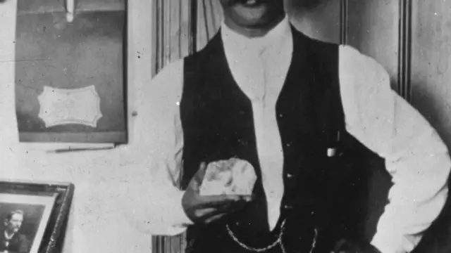 On dit que le diamant Cullinan était si gros que la première tentative de le fendre a brisé le couteau du tailleur.