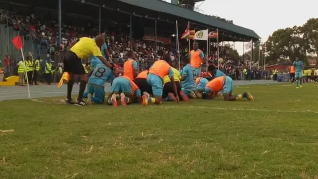 Abakinyi ba Zanzibar bariko barigina igitego