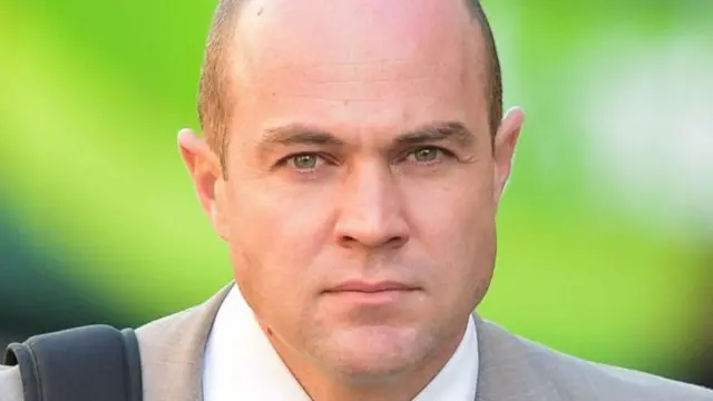 艾米爾·希利爾斯