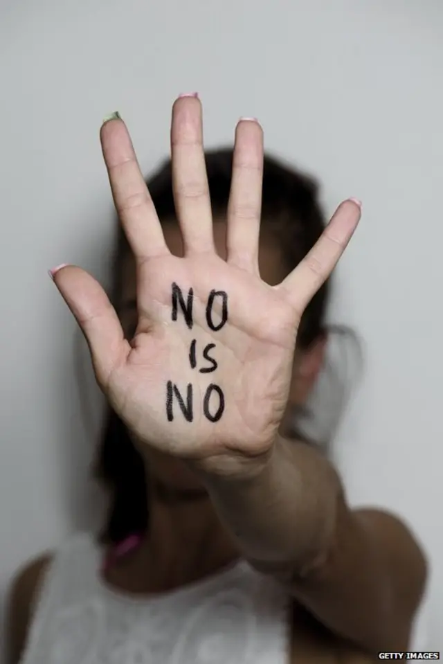 ਤੁਹਾਡਾ ਜਿਨਸੀ ਵਿਹਾਰ ਕਿਸੇ ਵੀ ਵਿਅਕਤੀ ਨੂੰ ਬੇਚੈਨ ਮਹਿਸੂਸ ਕਰਵਾ ਰਿਹਾ ਹੈ ਤਾਂ ਇਹ ਜਿਨਸੀ ਸ਼ੋਸ਼ਨ ਹੈ