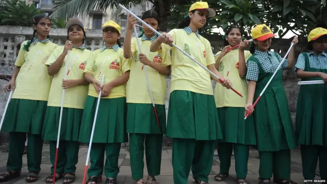 અંધ બાળકીઓ