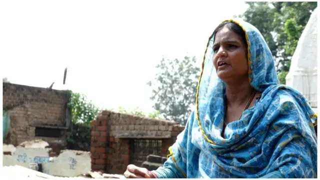 સનાવરે પૂરને કારણે પોતાનું ઘર છોડ્યું