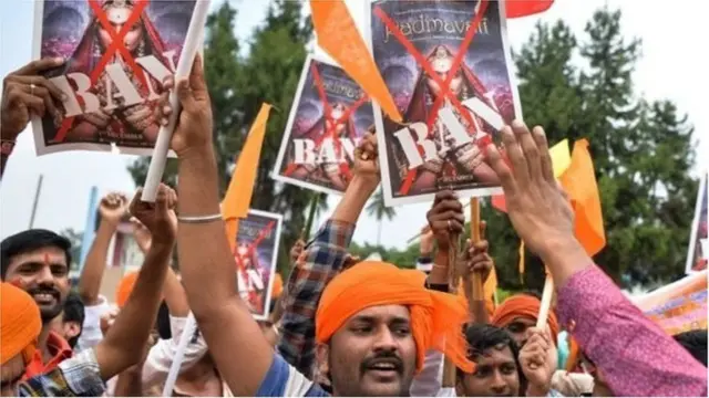 'પદ્માવત'નો વિરોધ કરી રહેલા લોકો.