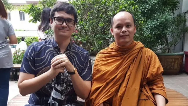 พระปัญญา กับ รังสิมันต์ โรม ส.ส. ก้าวไกล