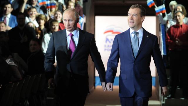 Владимир Путин и Дмитрий Медведев в Лужниках
