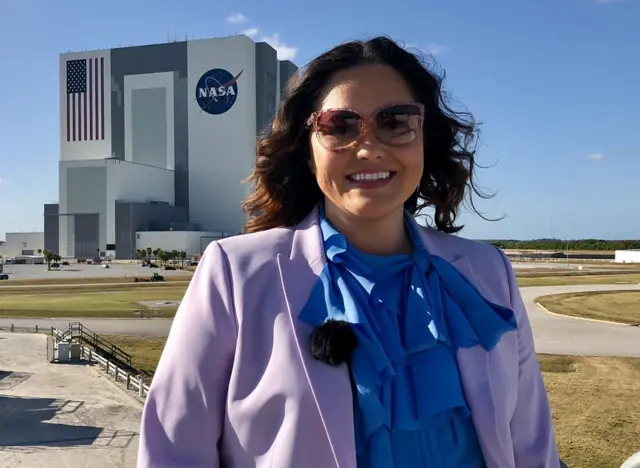 میستی اسنوپکوفسکی در پروژه "کامرشیال کرو" (Commercial Crew) که توسط ناسا اجرا می‌شود، مسئول هماهنگی پایگاه پرتاب است