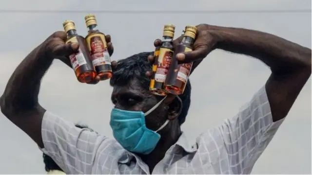 டாஸ்மாக் வருமானம்: வெள்ளை அறிக்கை கேட்ட சங்கத் தலைவர், இடை நீக்கம் செய்த தமிழ்நாடு அரசு