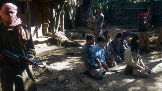 શ્રીનગરમાં હિઝબુલ મુજાહિદ્દીનના ઉગ્રવાદીઓ (જૂન-1991)