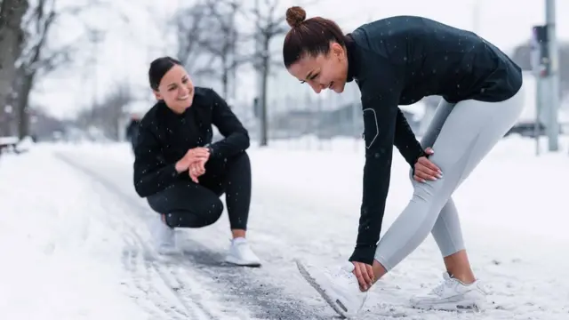 Mujeres hacen ejercicio