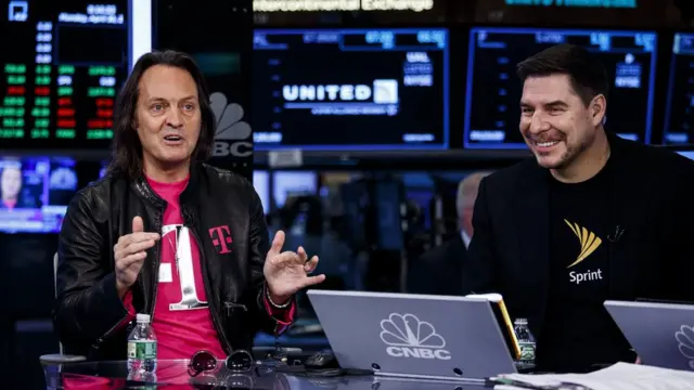 John Legere y Marcelo Claure