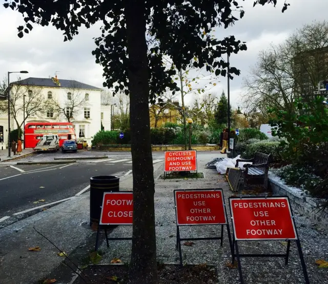 Знаки, перенаправляющие пешеходов и велосипедистов