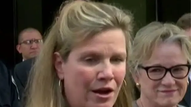 Julie Kocurek ti ile ẹjọ kan ni Texax