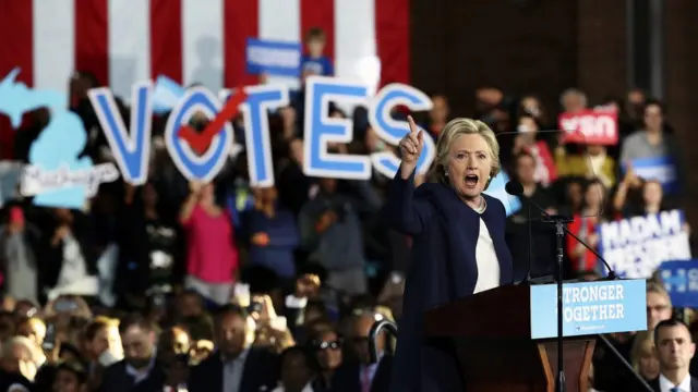 Hillary Clinton akiwa Detroit