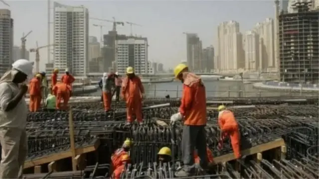 প্রবাসী আয় বাংলাদেশের বৈদেশিক মুদ্রার বড় ভিত্তি।