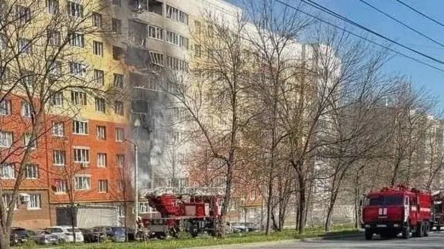 Фото с поврежденным многоквартирным домом 