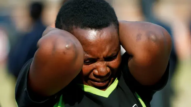 Otu nwaanyị nọ na mwute