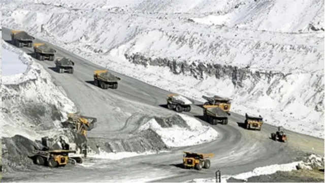 Мыйзамдык жаңы өзгөртүүлөр Кумтөрдө гана мөңгүлөрдү көчүрүп кен казууга уруксат берет