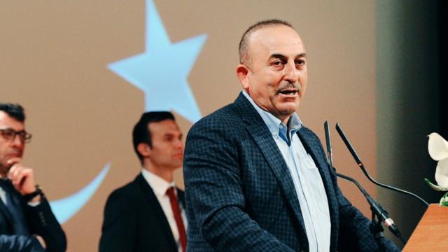 Dışişleri Bakanı Mevlüt Çavuşoğlu, kürsüde konuşma yapıyor.