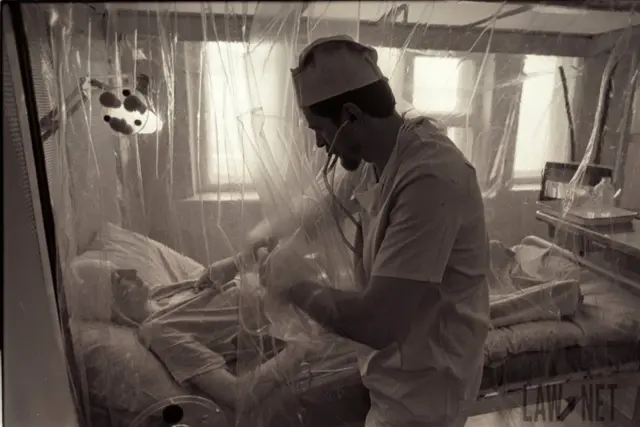 La sexta clínica de Moscú recibió a los pacientes más graves que recibieron las dosis más altas de radiación. Entre ellos se encuentran los bomberos que fueron los primeros en extinguir el incendio del reactor.