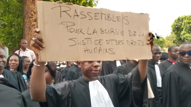La marche de protestation des avocats a eu lieu après un "arrêt de travail" de 96 heures des travailleurs de la justice.