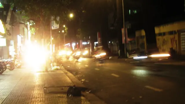 Mặt khác, nhiều người vẫn ủng hộ phong trào "hiệp sĩ đường phố" vì lo ngại tình trạng cướp giật ở TP.HCM.
