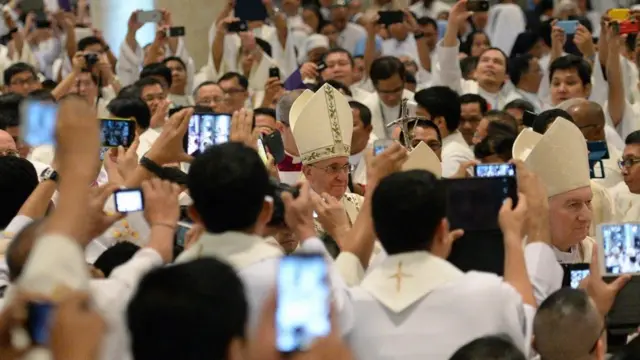Смартфони в церкві