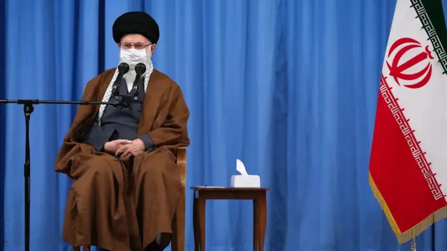 هتک حرمت در میان مردم حرام است و نسبت به مسئولان بیشتر، بخصوص در میان مسئولان بالای کشور