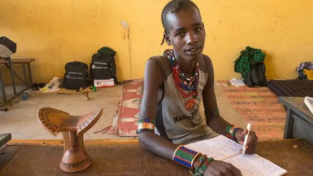 Barataa daree keessatti taahee barreessaa jiru