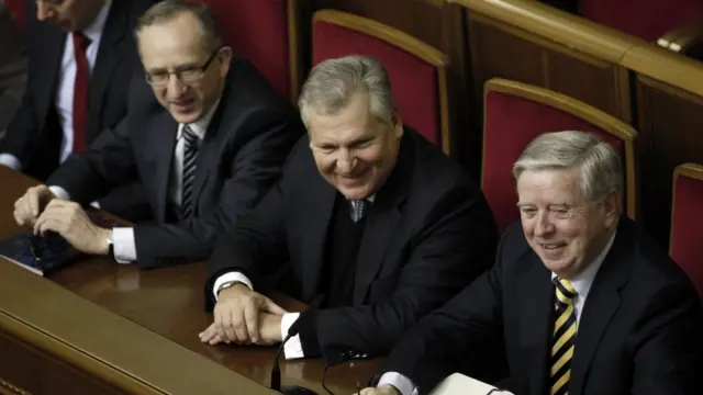 Ян Томбінський, Олександр Квасневський та Пет Кокс