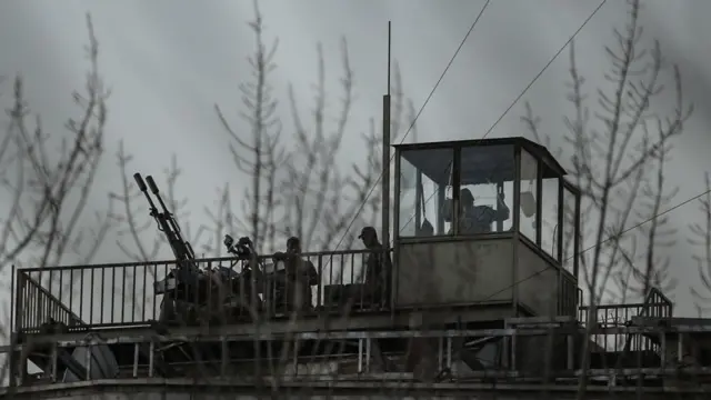 یک ماه پیش، پهپادی که وارد محدوده پرواز ممنوع تهران شده بود با شلیک پدافند هوایی از این منطقه خارج شد