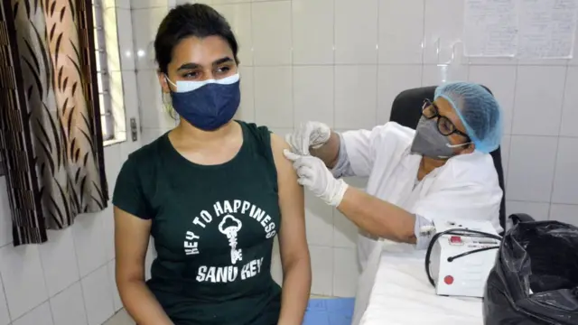 కరోనా వ్యాక్సినేషన్