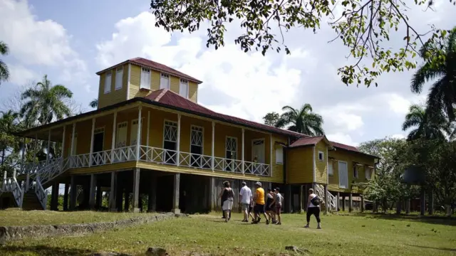 Casa da familia Castrolink f12 betBiran