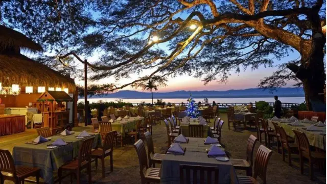 ယူနက်စကို စားရင်ဝင် ပုဂံက ဟိုတယ် အရှေ့မြင်ကွင်း