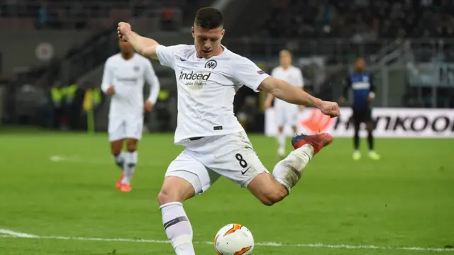 Luka Jović u dresu Ajntrahta iz Frankfurta