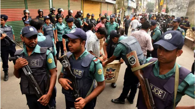 আইন শৃঙ্খলা বাহিনী।