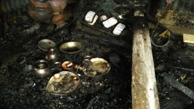 নাসিরনগরে পুড়িয়ে দেয়া একটি পূজামন্ডপ