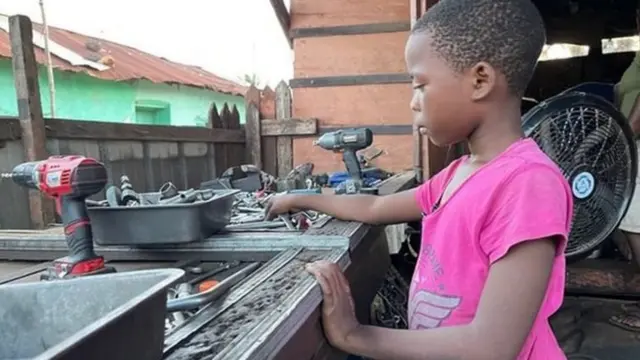Anataka kujifunza kukarabati ndege