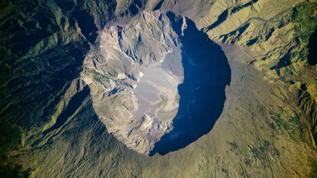 El cráter del Monte Tambora