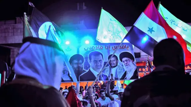 Imagen del Bashar al Asad, del ayatola Alí Jamenei de Hasán Nasralá y del líder hutí Abdulmalik Badreddin al-Huthi.