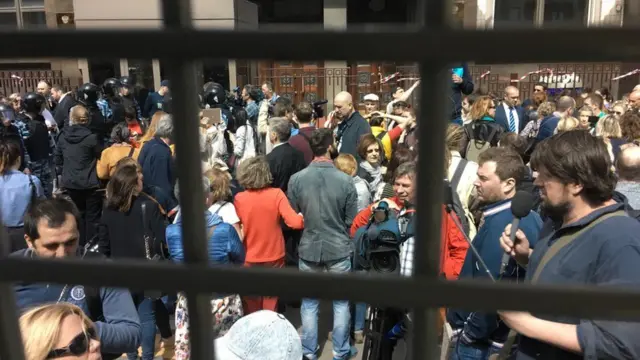 Вид из автозака