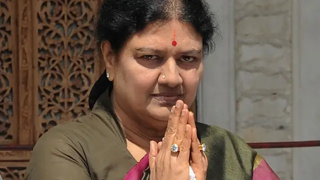 பெங்களூரு எம்.ஜி சாலையில் புர்காவில் சென்றாரா சசிகலா?