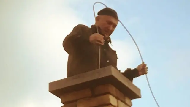 Momo Karadarević je jedini užički profesionalni odžačar, iz milošte ga zovu Odžačarević