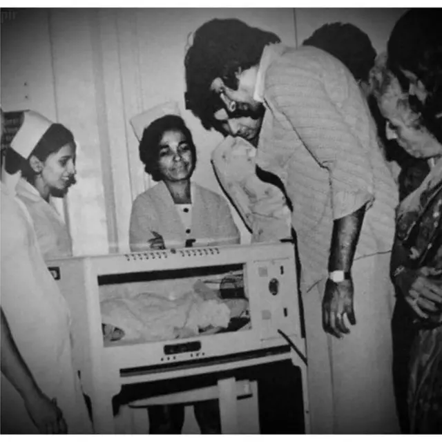 अमिताभ बच्चन अभिषेक के साथ