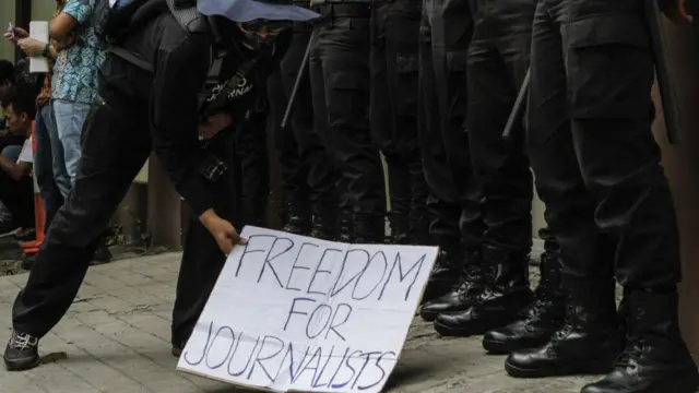 Iustrasi demonstrasi tuntut kebebasan pers