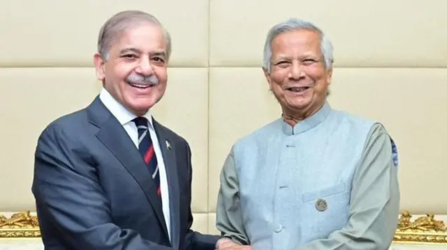 मोहम्मद यूनुस और शहबाज़ शरीफ़