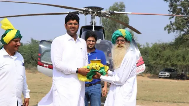 26 साल की उम्र में दुष्यंत चौटाला सांसद बने थे