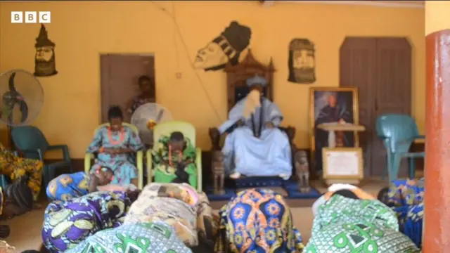 Awọn eeyan ni aafin ọba